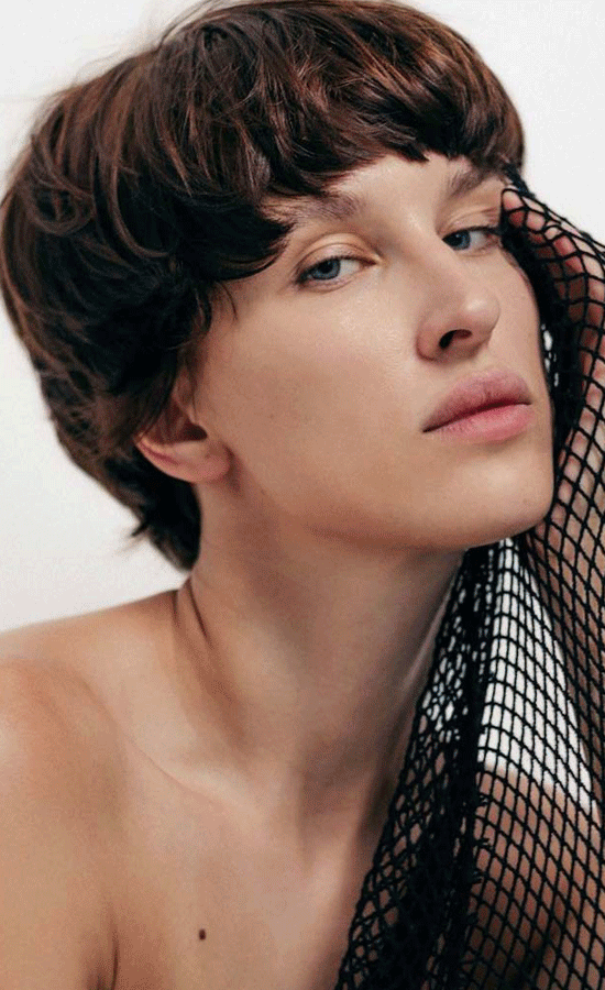 cover-valeriia-molyboha-short-brown-hair-female-model-fashion